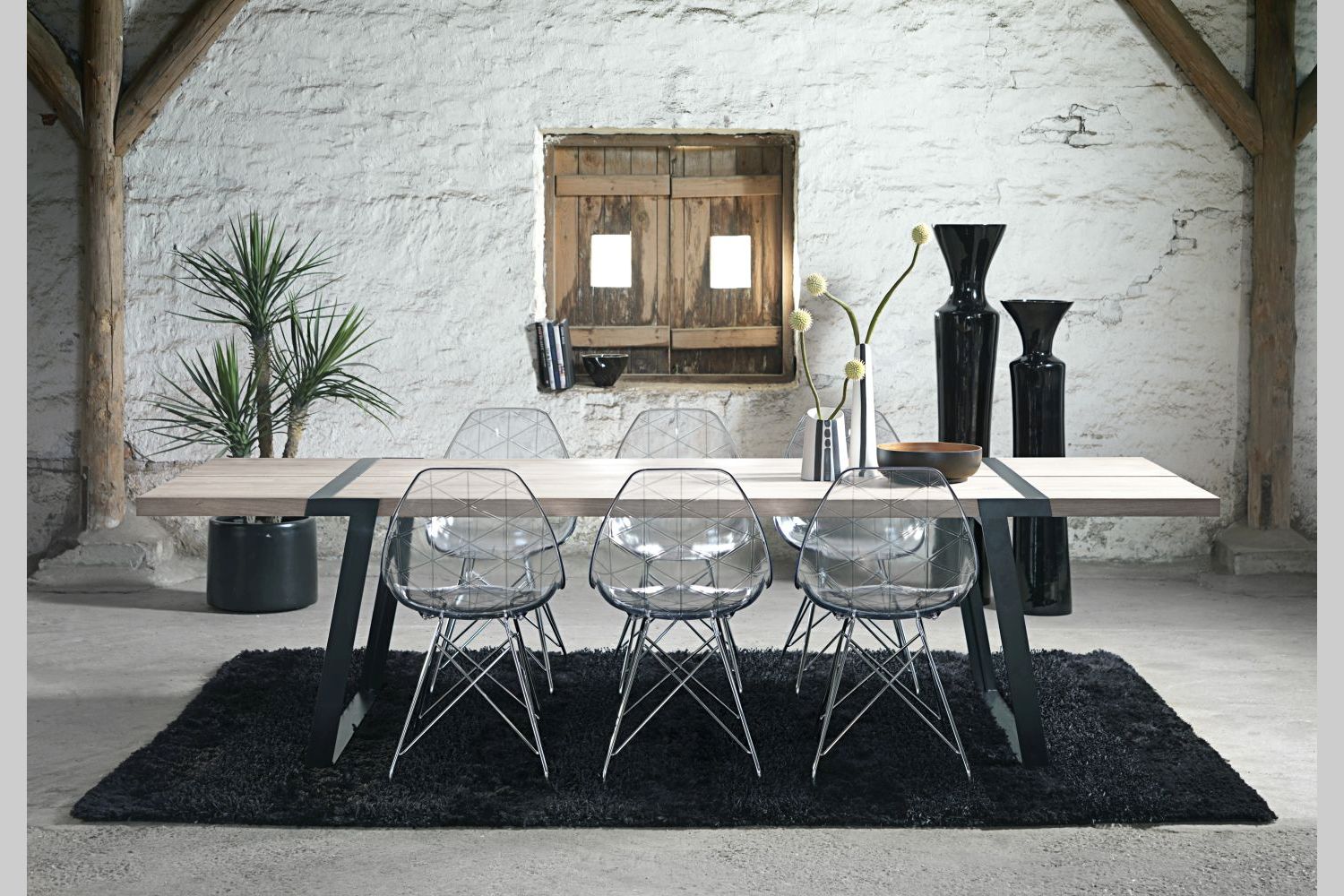 Dizajnová rada nábytku Annie, ktorá je súčasťou dánskeho konceptu prináša jedinečný a exkluzívny nábytok, ktorý vyniká svojím minimalizmom a jednoduchosťou. Vďaka tomu zapadne do akéhokoľvek štýlu, ktorý vo Vašej domácnosti dominuje. Rada Annie je skvelou voľbou pre milovníkov klasického nadčasového štýlu. 